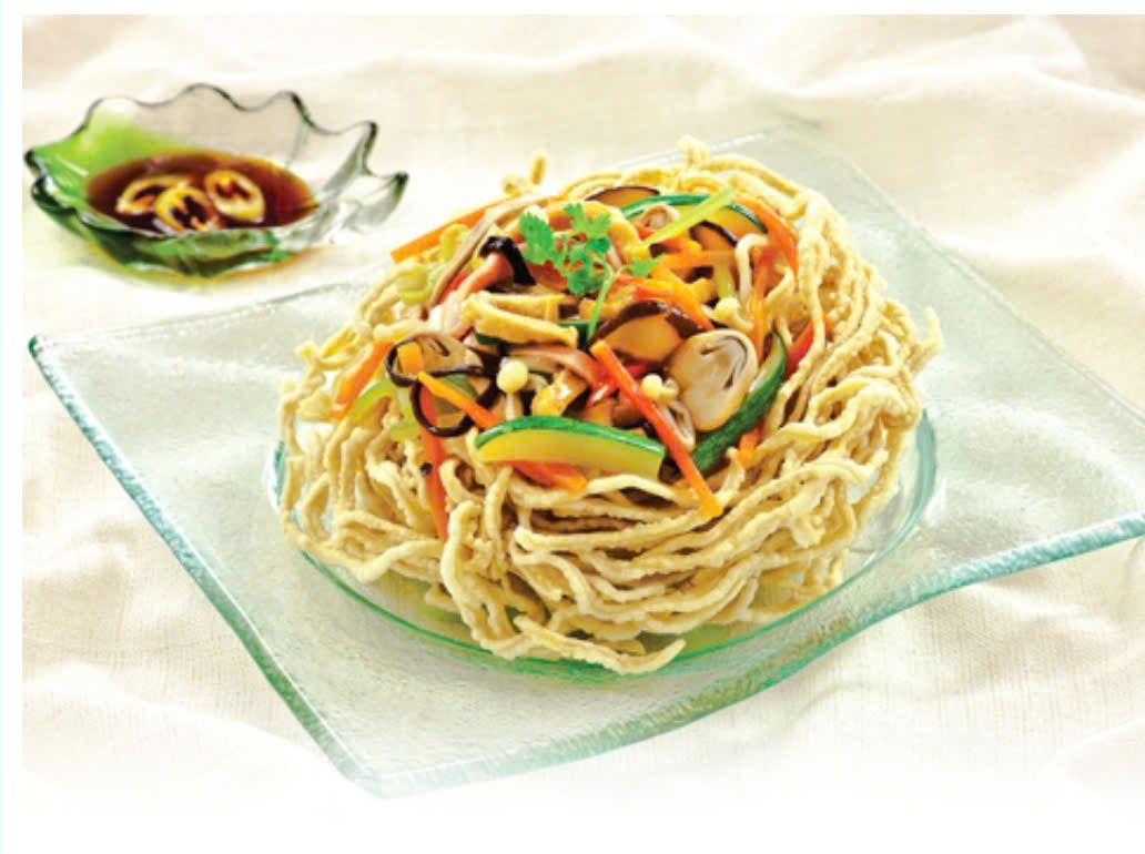 Tuyệt chiêu làm món mì xào giòn sốt cồi sò điệp cực ngon 3 z6113813360654 4505acffd15b554fde0cc6285dae06cd